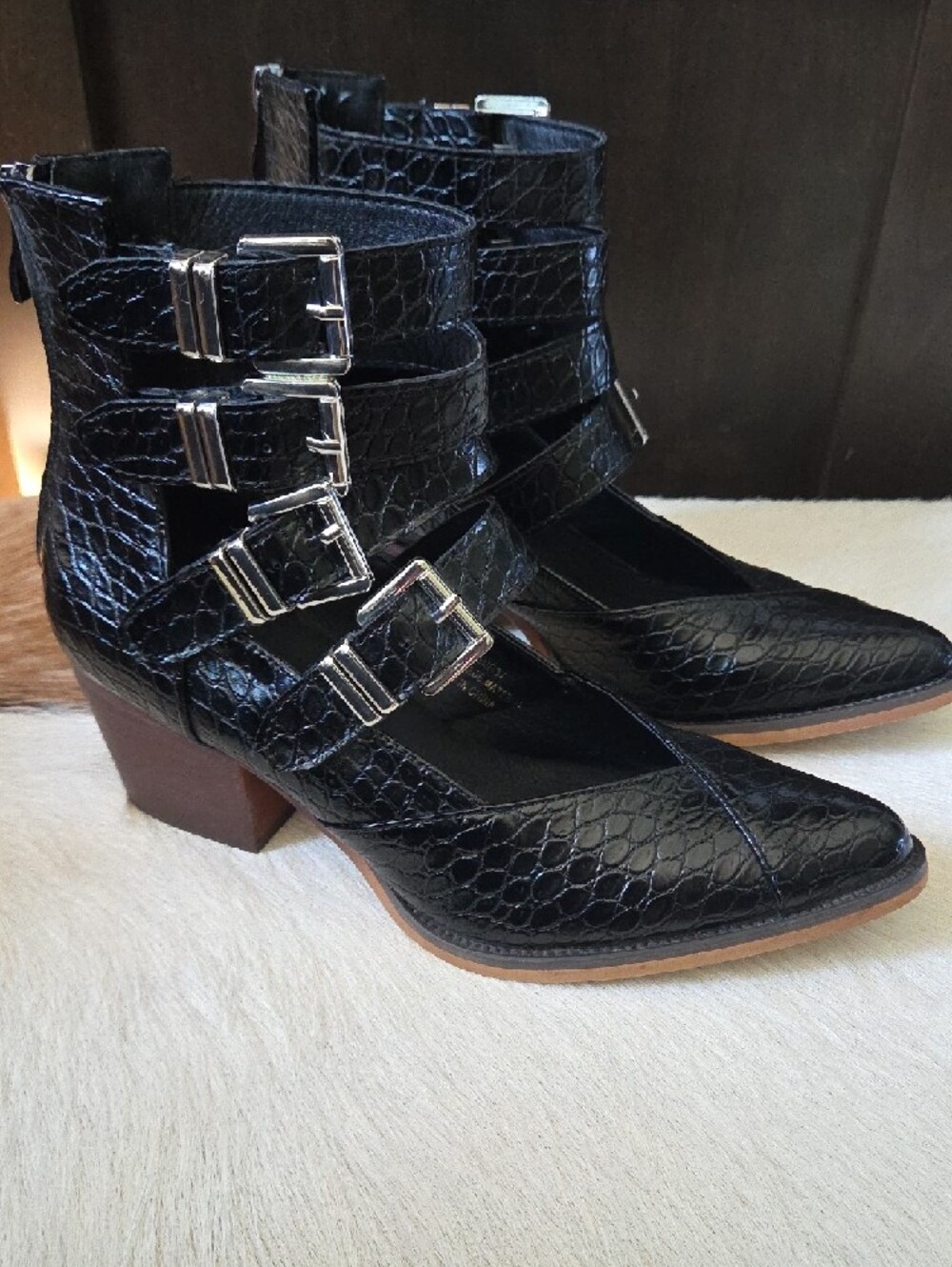 A Rider Girl Shoe - Picture 2 of 5